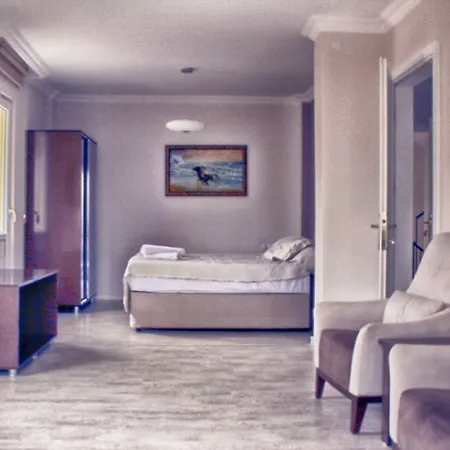 Dedeminn Garden Hotel *